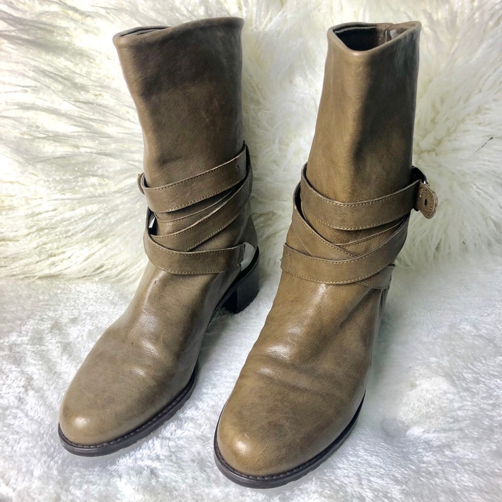 Stuart Weitzman Brown Leather Boot - image 1